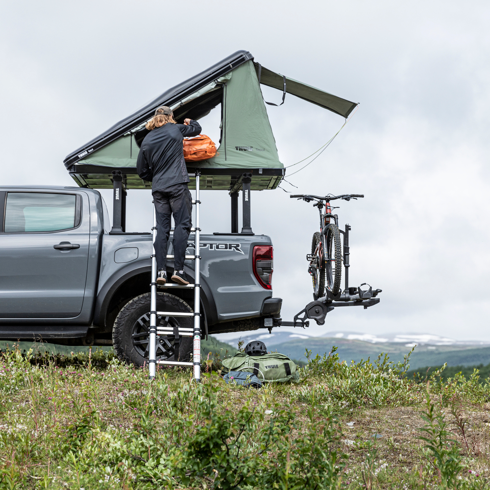 RALEIGH BAREGUNDIE ループタイTOP Thule Basin Wedge Hard Shell Rooftop Tent